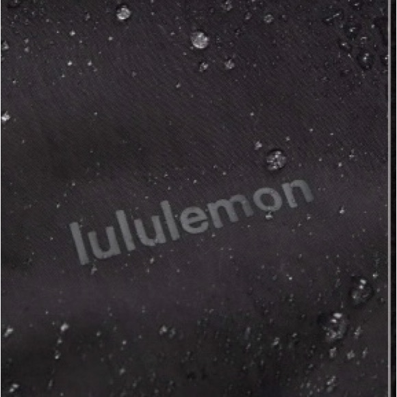 Lululemon Cinch-Hem Fleece Vest
Black / Super Dark - Picture 7 of 10